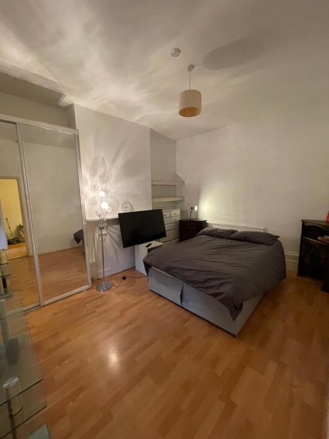 Elmdene Road - Large Room Лондон Екстериор снимка
